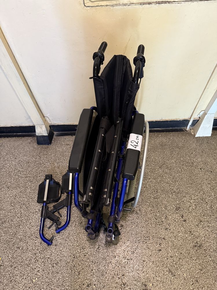 Scaun rulant carut medical batrani handicap dizabilitati (ca nou)