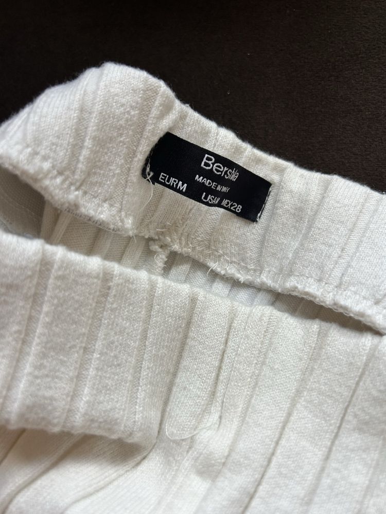 Блузка и клин Bershka