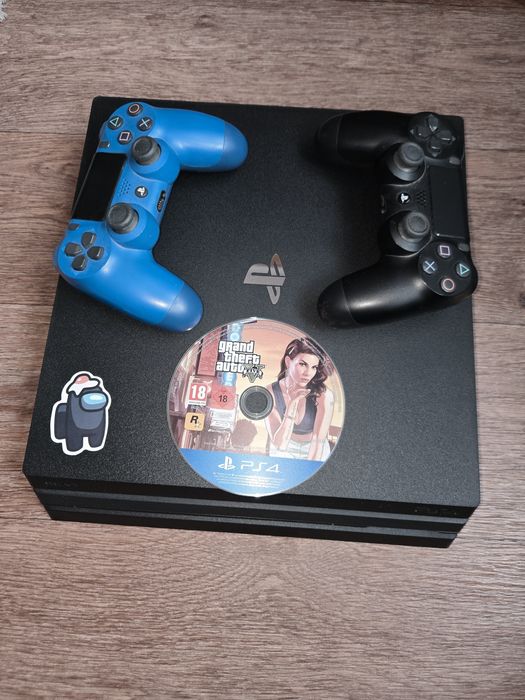 PS4 PRO+ Два джойстика и Диск GTA 5