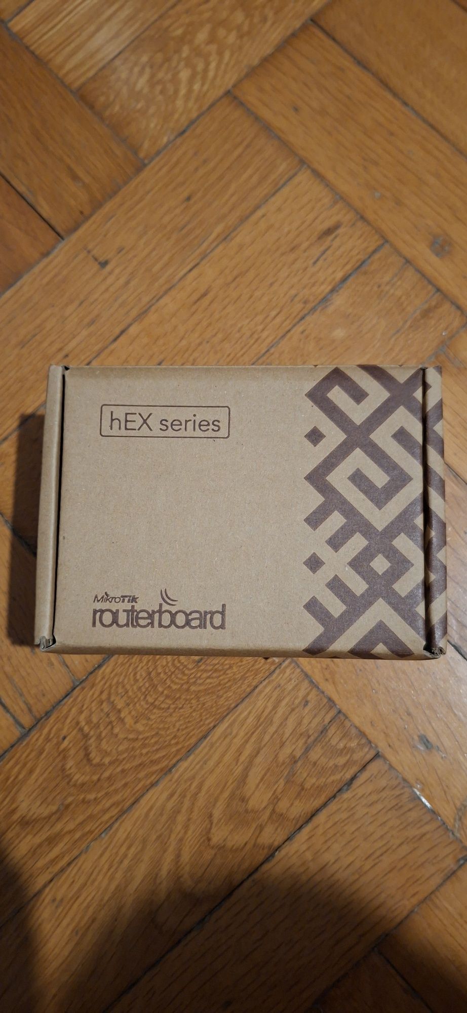 Рутер Board hEX RB750Gr3