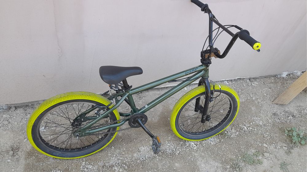 Vand bmx pentru baieti si schimb