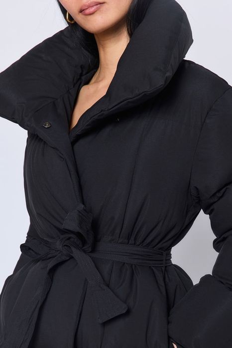 Дамско дълго яке. Нови.