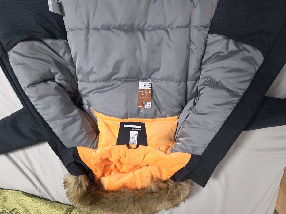 Geaca Parka NOUA de  iarnă Decathlon copii 8-9 ani