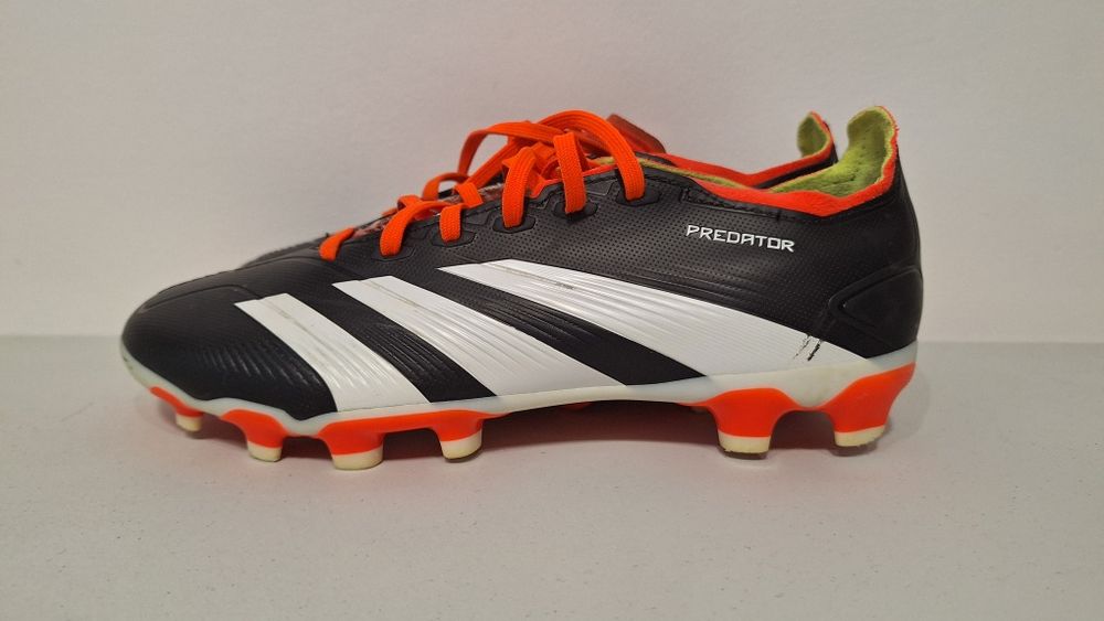 Ghete fotbal adidas predator marimea 40