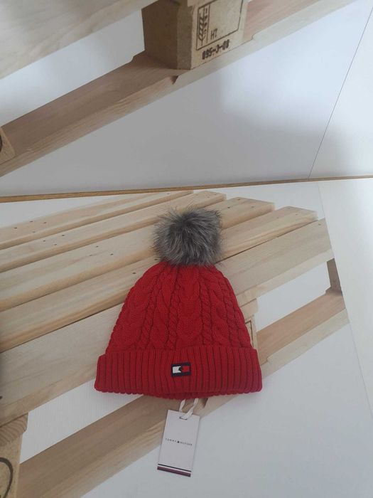 Vand caciula dama Tommy Hilfiger originala noua