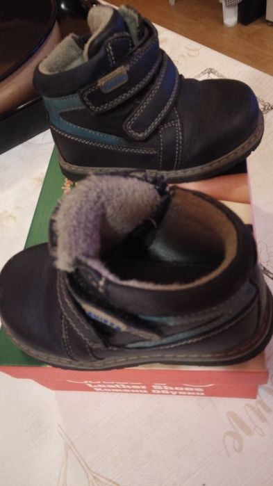 Продавам детски зимни боти за момче