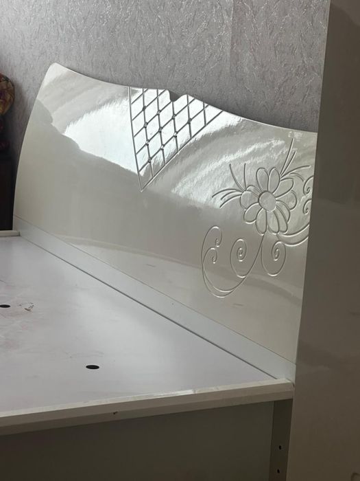 Жақсы жағдайда кровать тумбочкасымен сатылады! Матрасы бар
