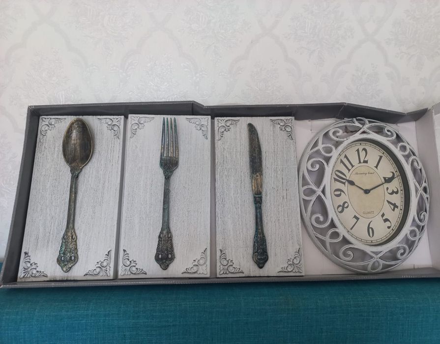 Продаётся часы декоративные