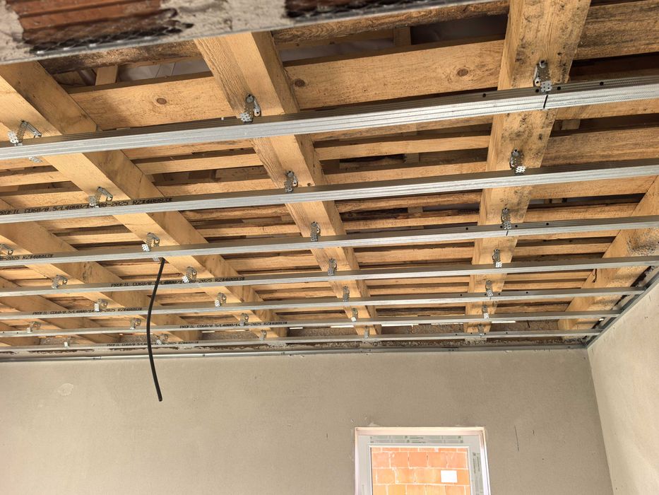 Tencuiala mecanizata și placări cu rigips