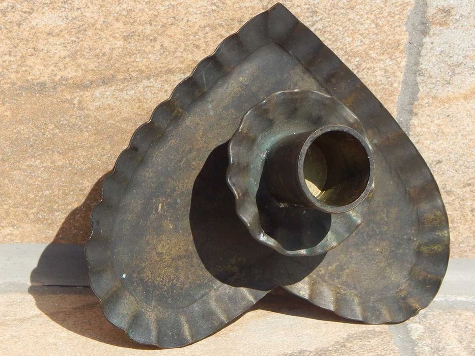 Suport lumanare sub forma de inima metalic vechi