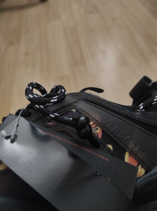 Versace chain reaction medusa print