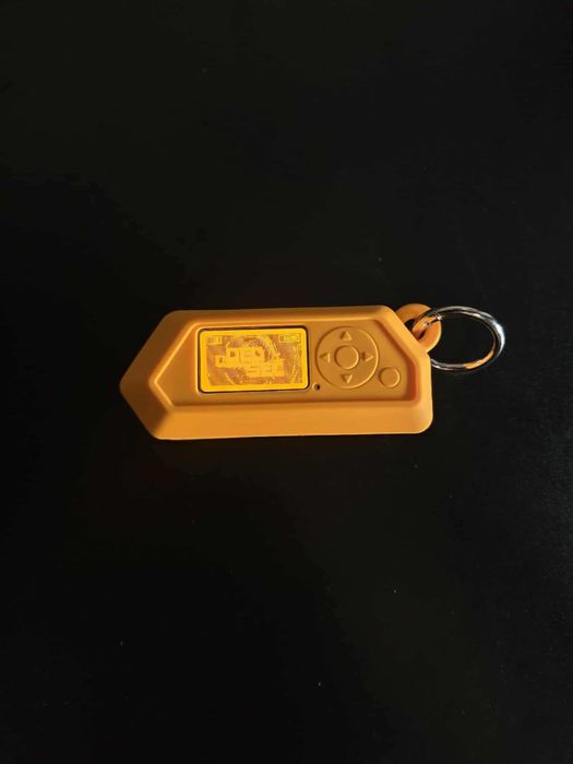 Flipper Zero със силиконов кейс