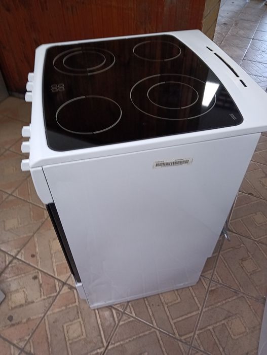 Свободно стояща печка с керамичен плот Gram 2 години гаранция!