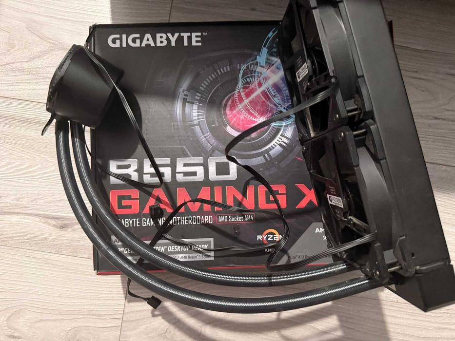 PC medium range - R7 5700x, Gigabyte B550 Gaming X, 32 GB DDR4 RAM