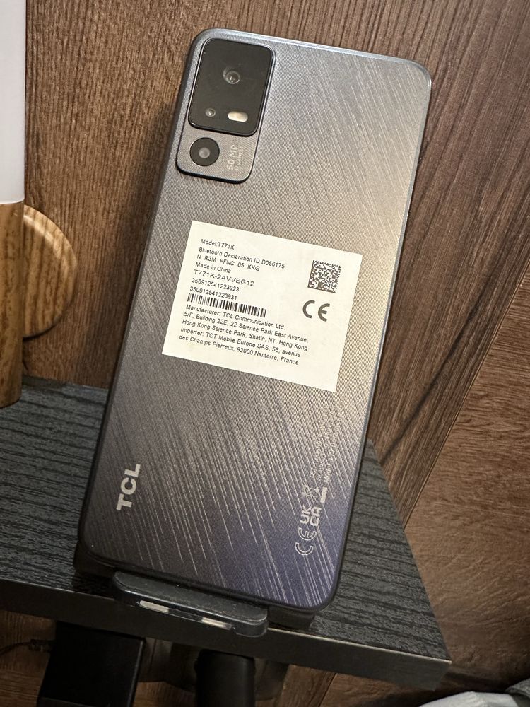 tcl 40R 5G чисто нов без забележка неизползван