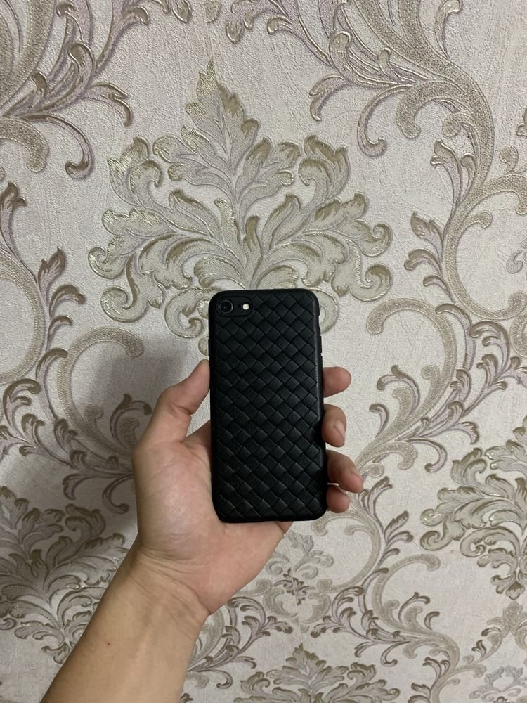 Iphone 7 ideal.