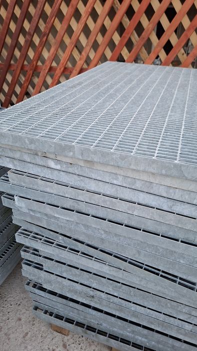 Vindem grătare zincate galvanizate la ori ce dimensiuni se debitează ș
