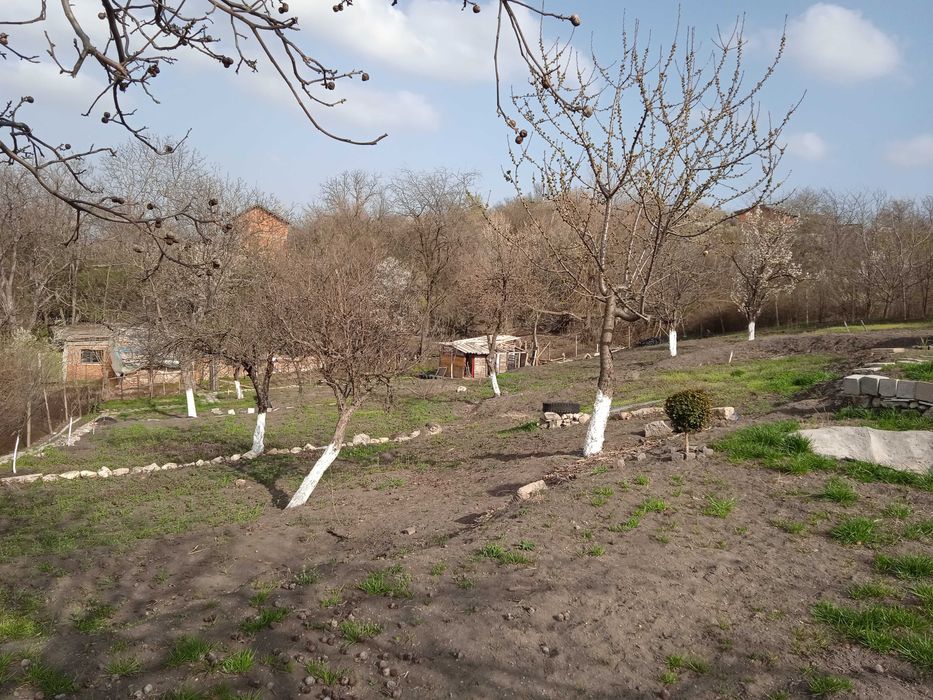 Парцел с постройка в Халилово