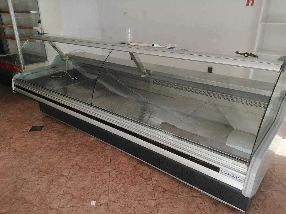 Хладилна витрина