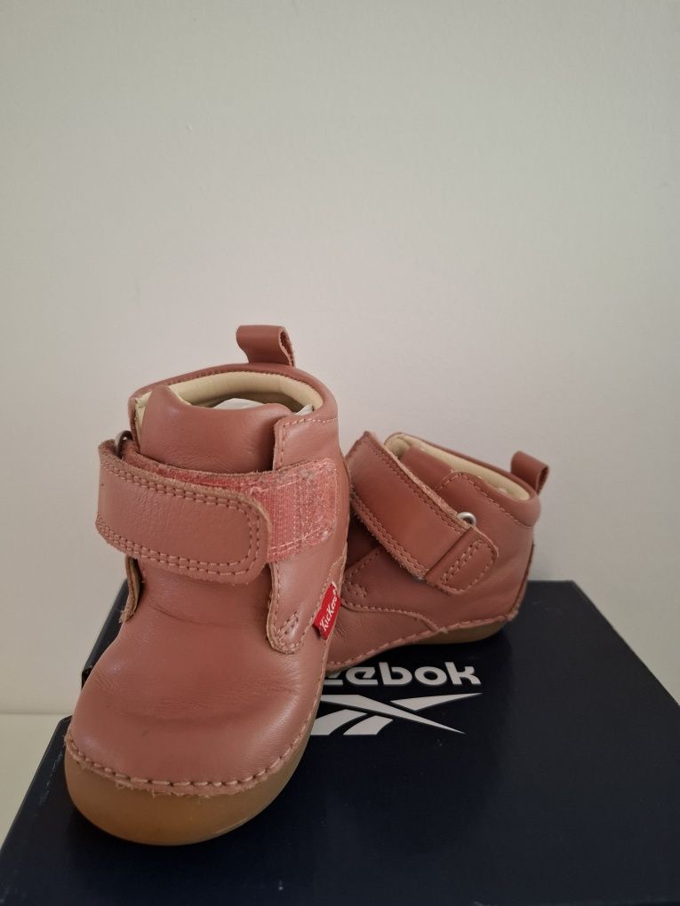 Ghetute bebe nr 19 Kickers