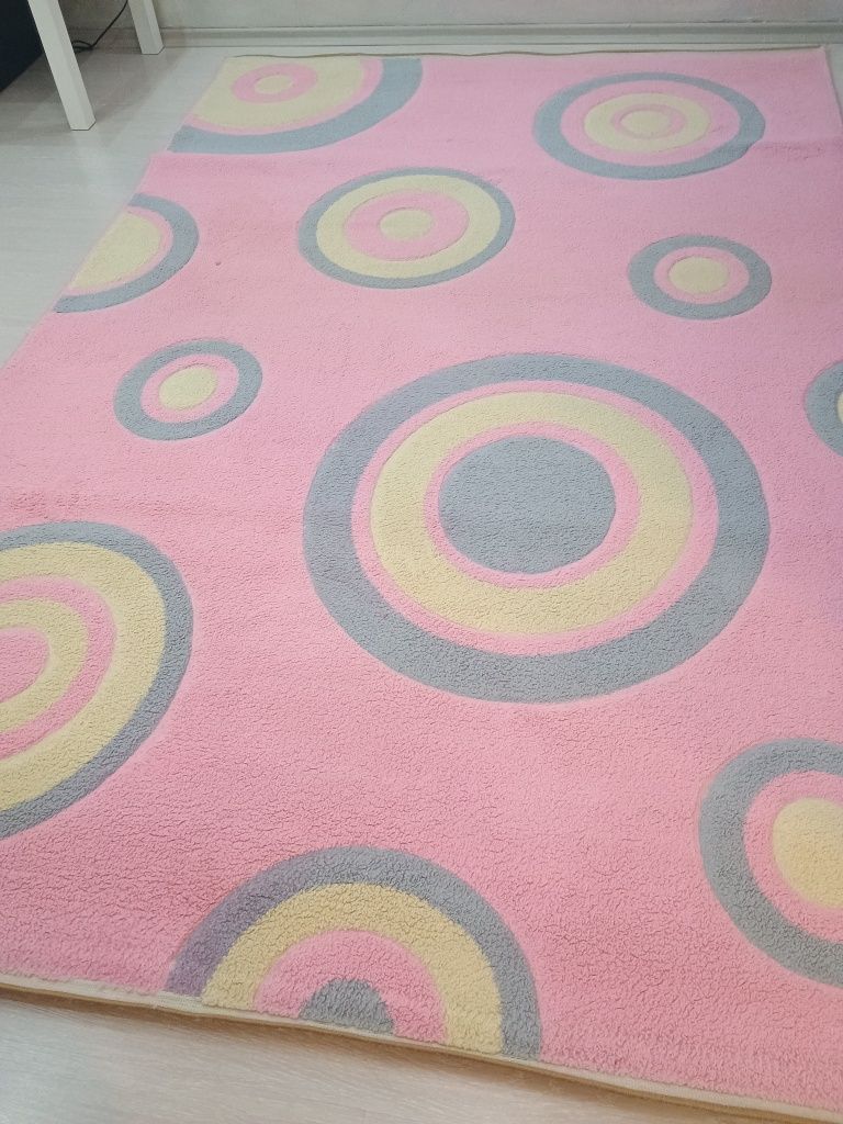 Нежно розов килим 250/160см