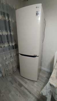Продам Холодильник LG (нужно менять компрессор)