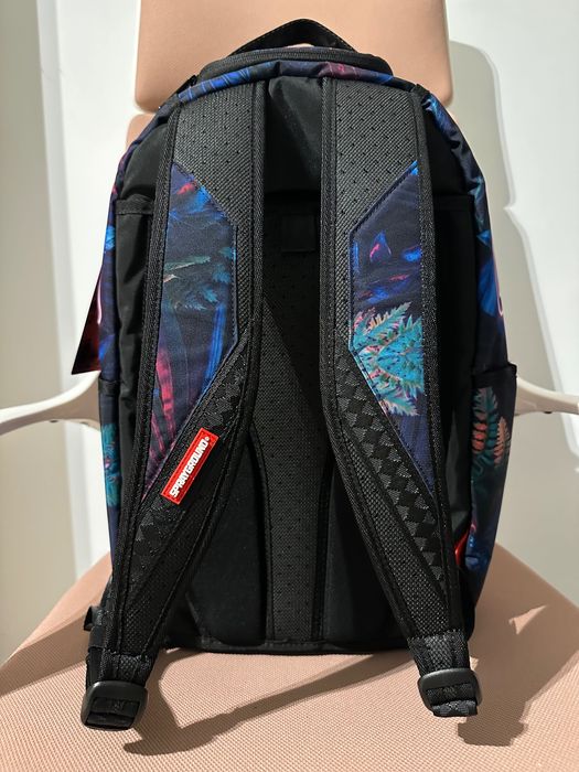 Ghiozdan Sprayground nou