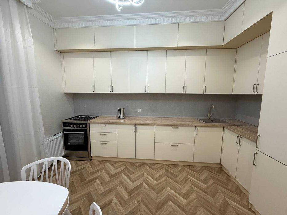 Срочно сдам евро двушку в Яккасарайском р-не на Шото-Руставели 894*