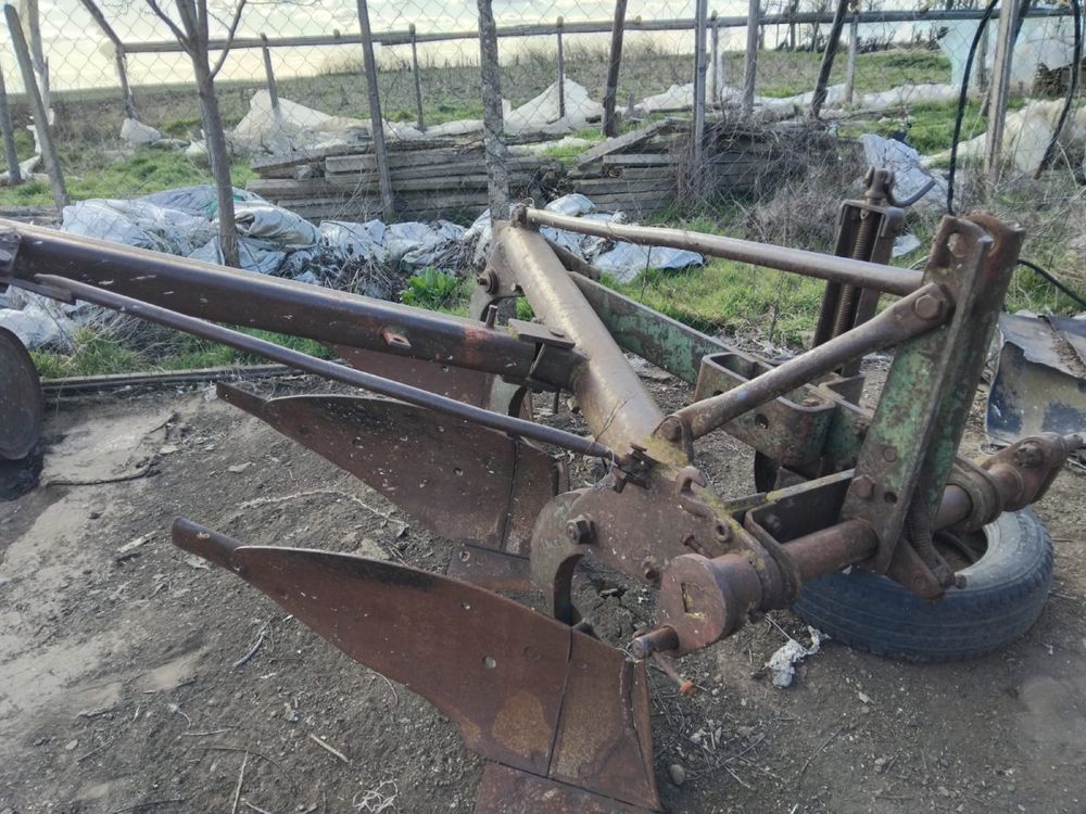 Vând utilaje: tractor U650