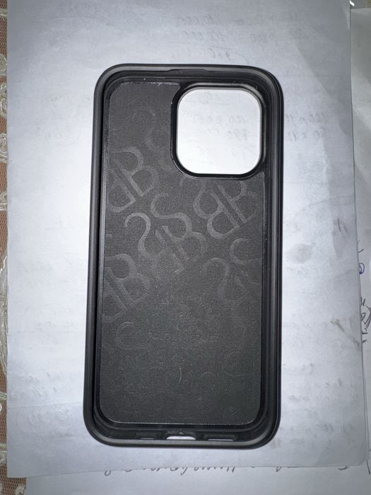 Срочно продаю чехлы от Айфон 13 про и 12