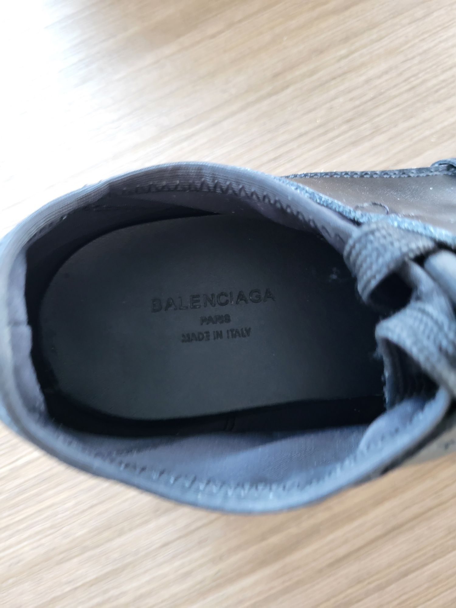 Balenciaga pantofi