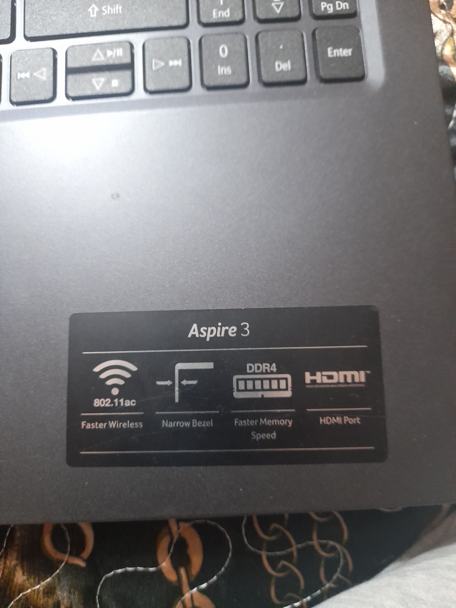 Vând laptop Acer aspire 3