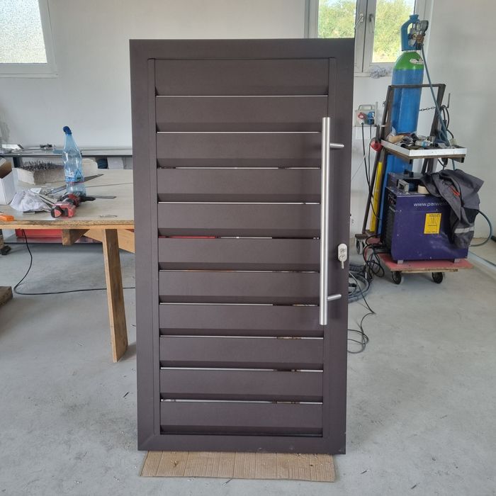 Confecționez gard aluminiu