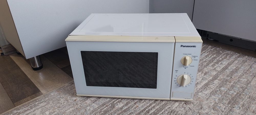 Продам микроволновку рабочая на запчасти.части