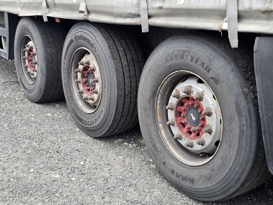 Vând ansamblu DAF + Remorcă Schmitz Coil-Liner