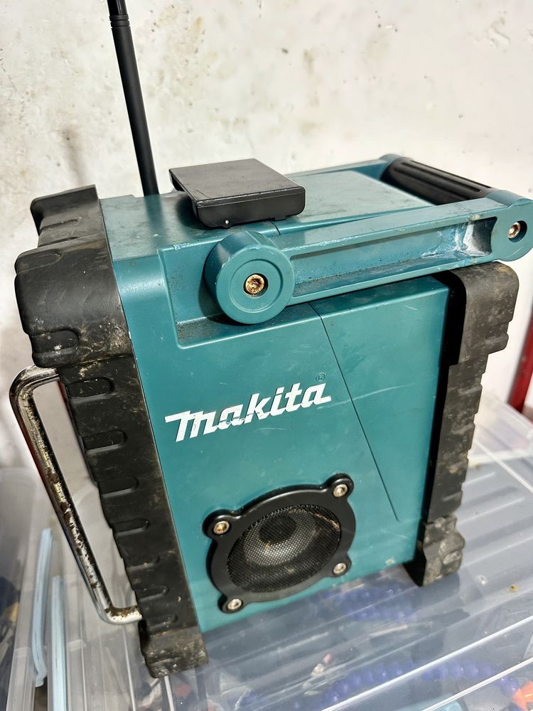 Radio Makita BMR100