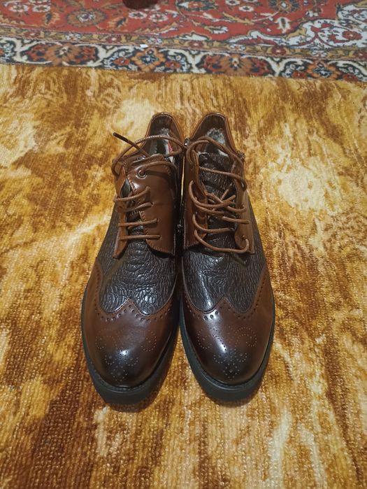 Продам мужские ботинки