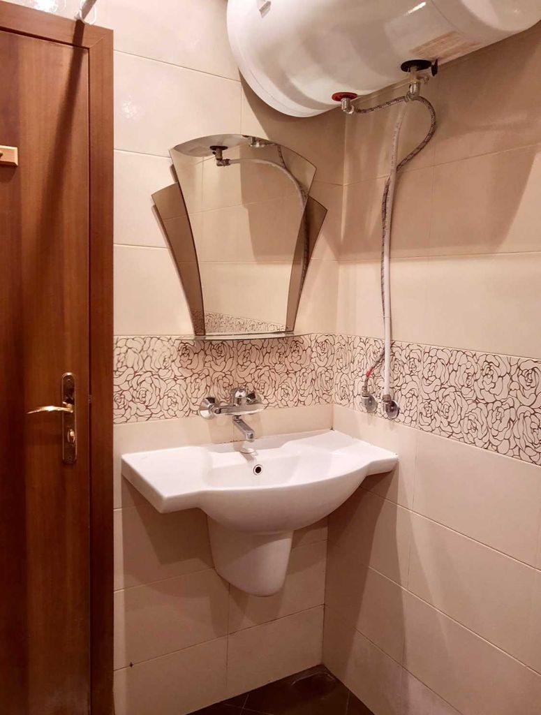 Продава се Двустаен апартамент в Пловдив, Кючук Париж - 75 кв.м за 1852 €/кв.м - Снимка #7