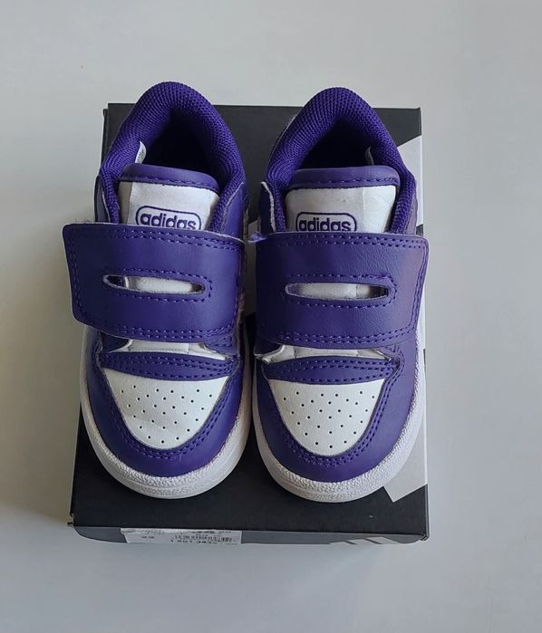 Детски маратонки Adidas - размер 22