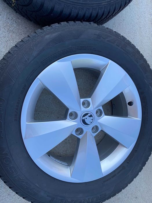 Jante originale Skoda 17 cu anvelope de iarna
