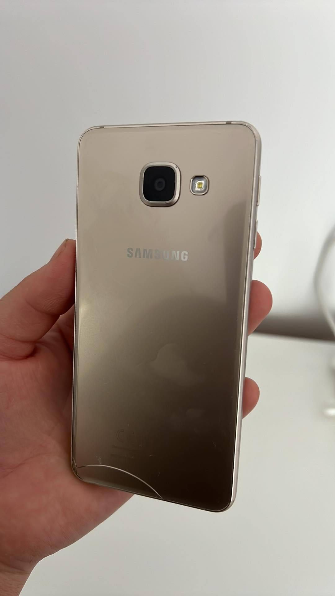 Telefon samsung A3