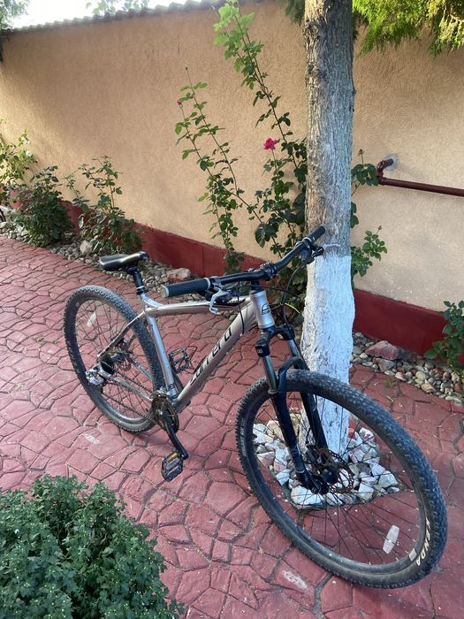 Bicicleta carrera hellcat 29