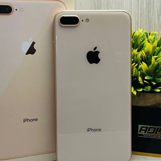 iPhone 8 Plus 256 ГБ памяти идеальном состоянии срочно