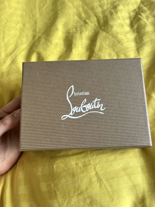 Card holder на christian louboutin