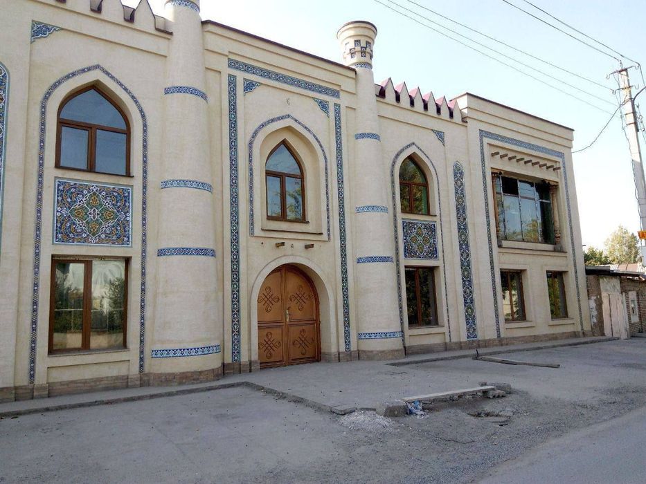 Продается отдельно стоящее здание Шайхантахурский район 900м2