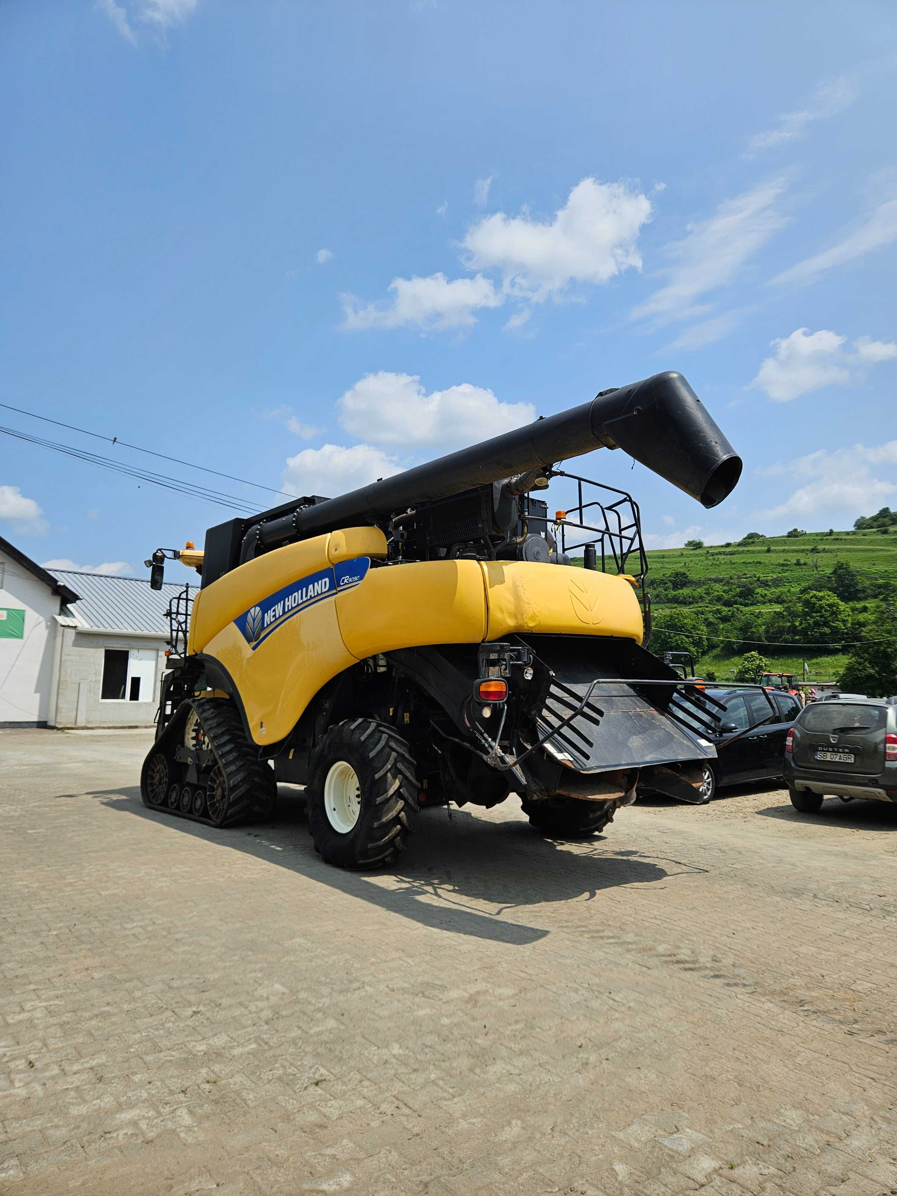 Combina New Holland CR9090+Echipament paioase Geringhoff Triflex 40