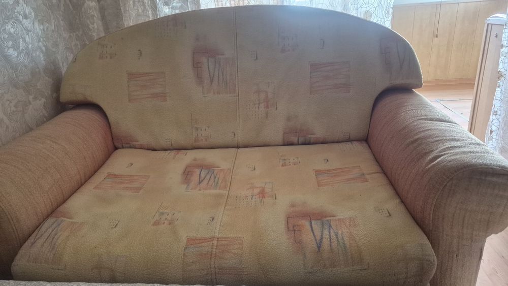 Продаётся мини диван