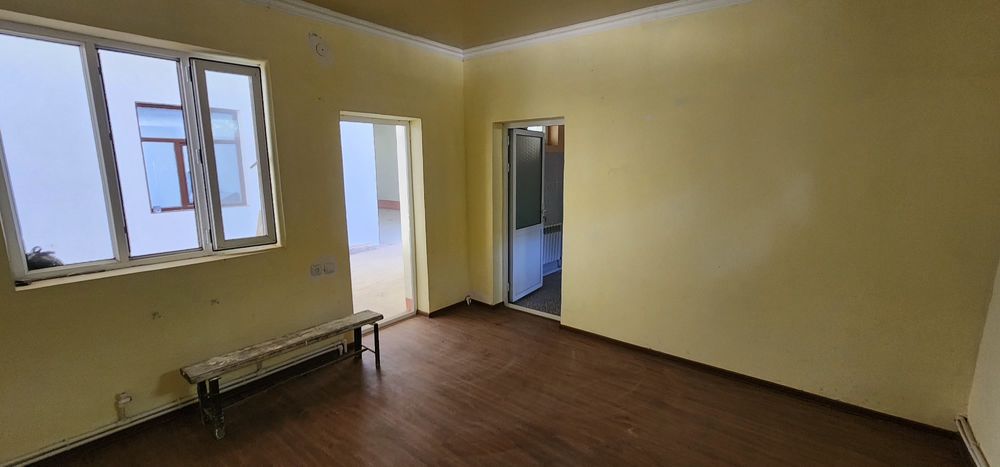 Катта нотурар бино сотилади!!!