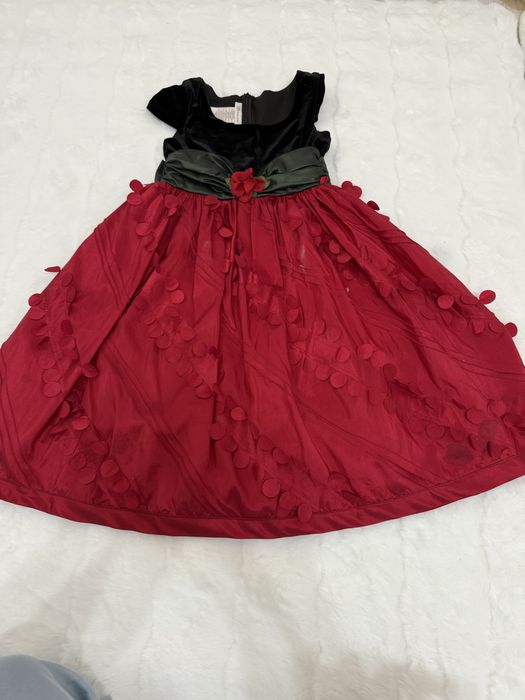 Одежда для девочек в хорошем состоянии , дешево