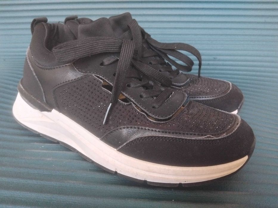 Удобни Маратонки 39 номер